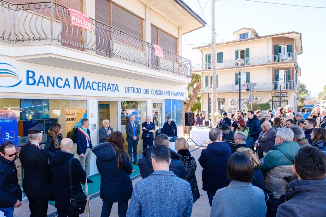 A Piane di Montegiorgio l'apertura del settimo Punto Consulenza di Banca Macerata | Banca Macerata 4