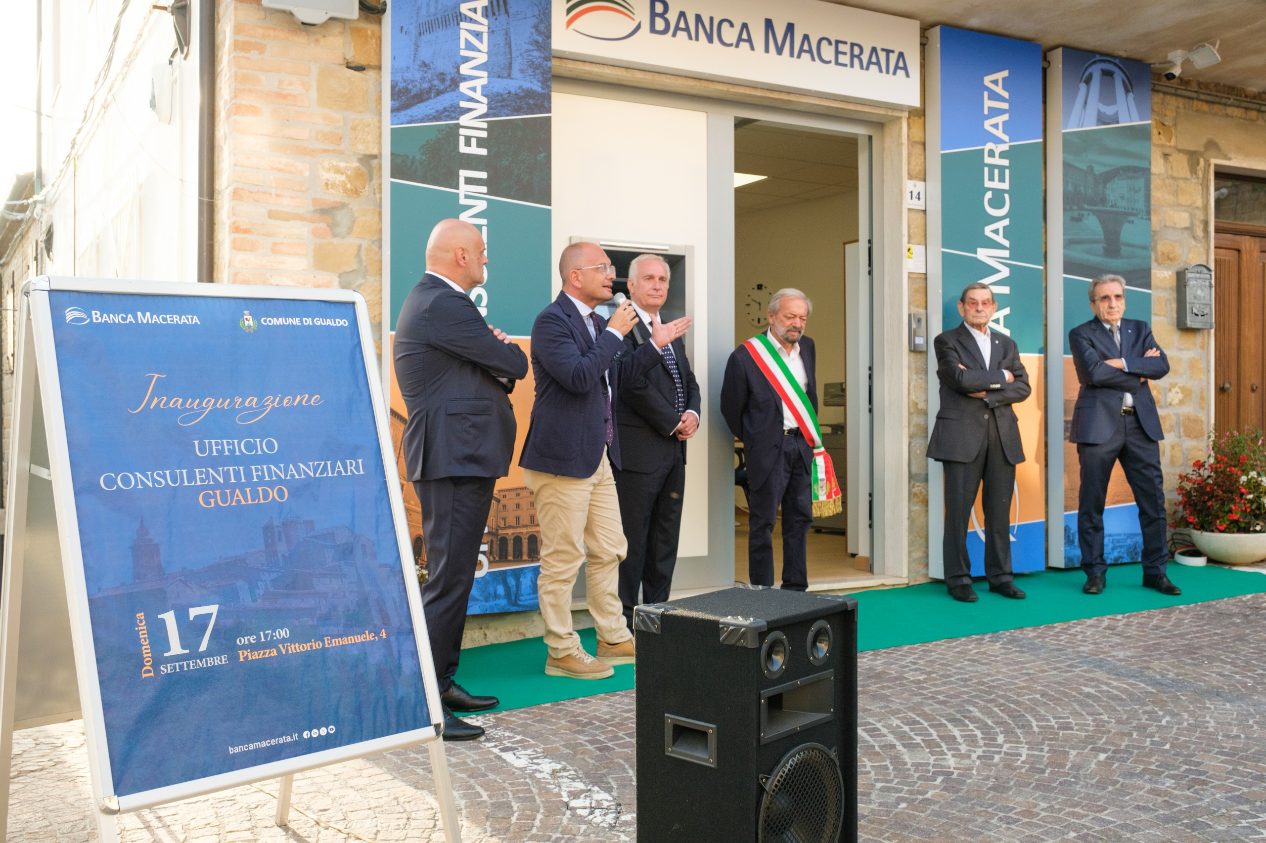 Continua lo sviluppo di Banca Macerata: nuova apertura a Gualdo | Banca Macerata 5