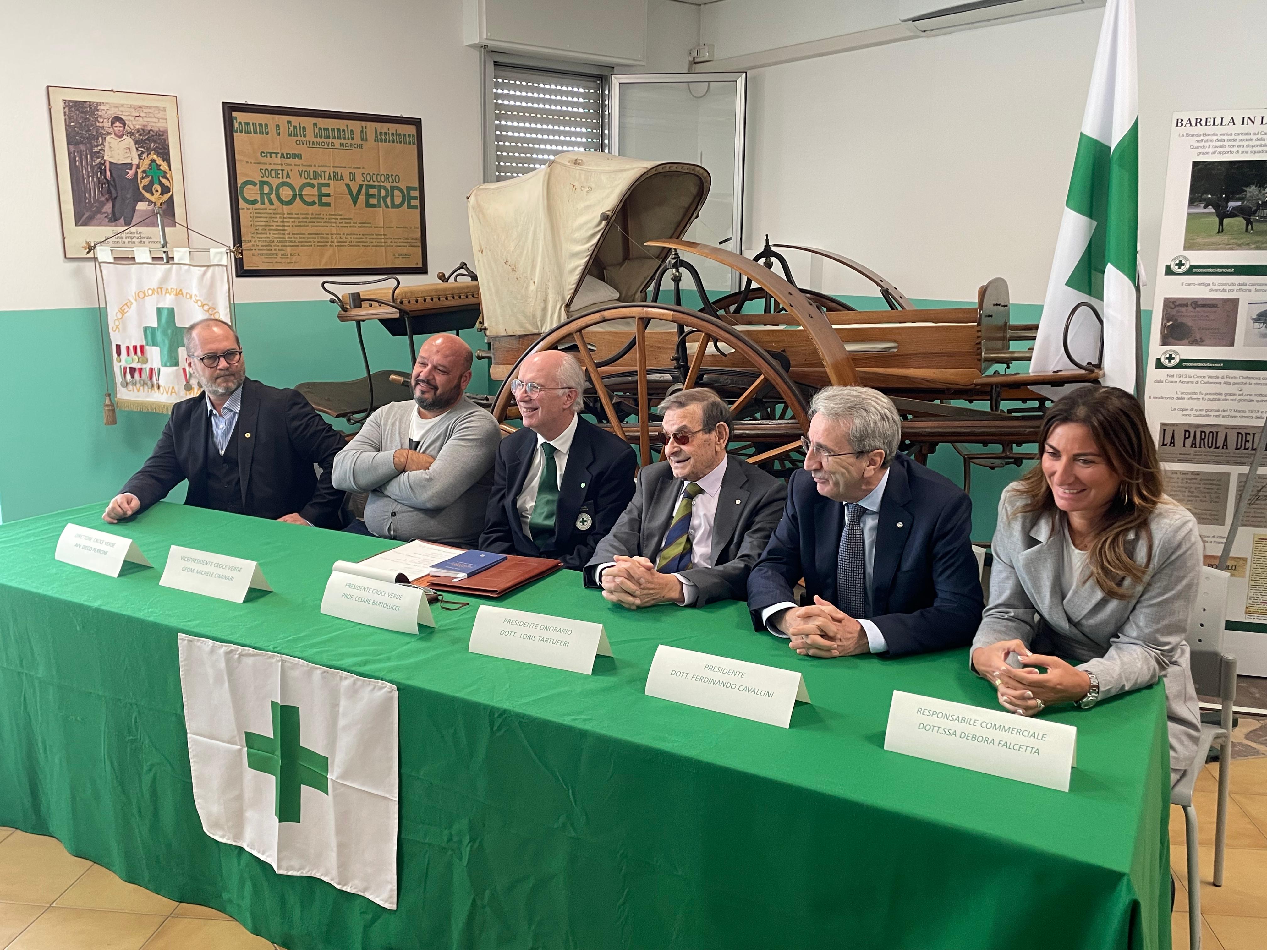 Ufficializzata la donazione di due mezzi alla Croce Verde di Civitanova Marche | Banca Macerata 1