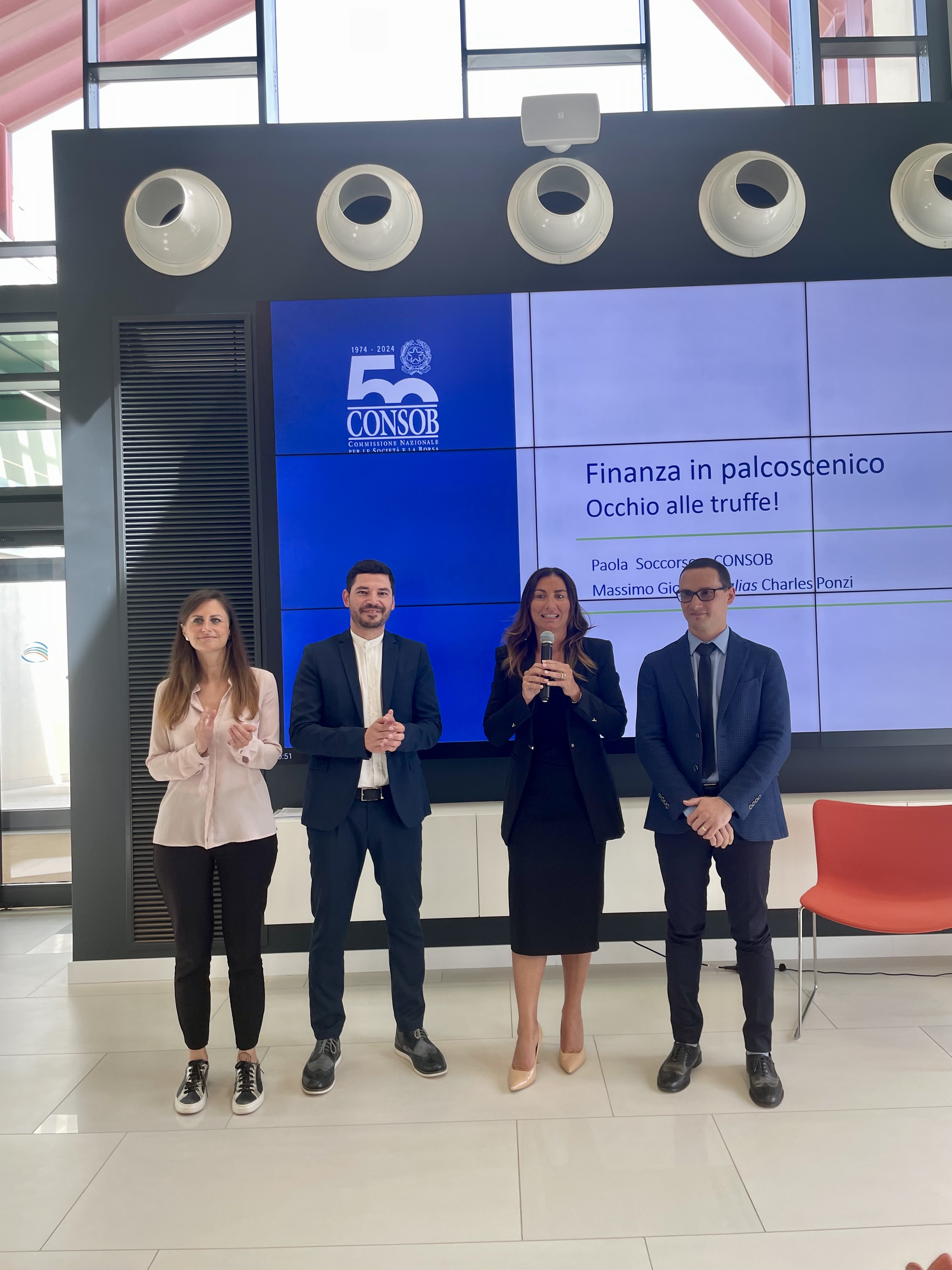 "Occhio alle truffe!": evento conclusivo del progetto di educazione finanziaria | Banca Macerata 4