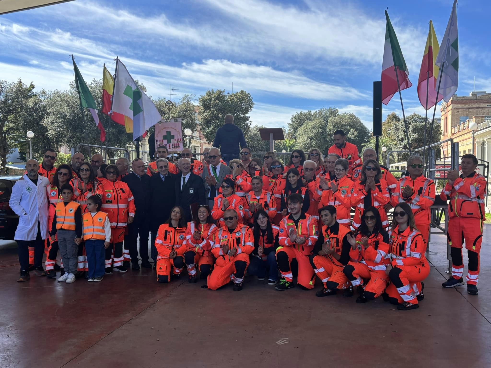 Ufficializzata la donazione di due mezzi alla Croce Verde di Civitanova Marche | Banca Macerata 9