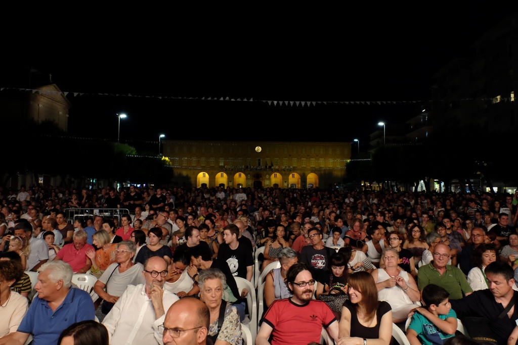 Grande successo per lo spettacolo di Lillo e Greg | Banca Macerata 1