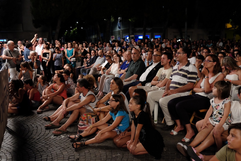 Grande successo per lo spettacolo di Lillo e Greg | Banca Macerata 3