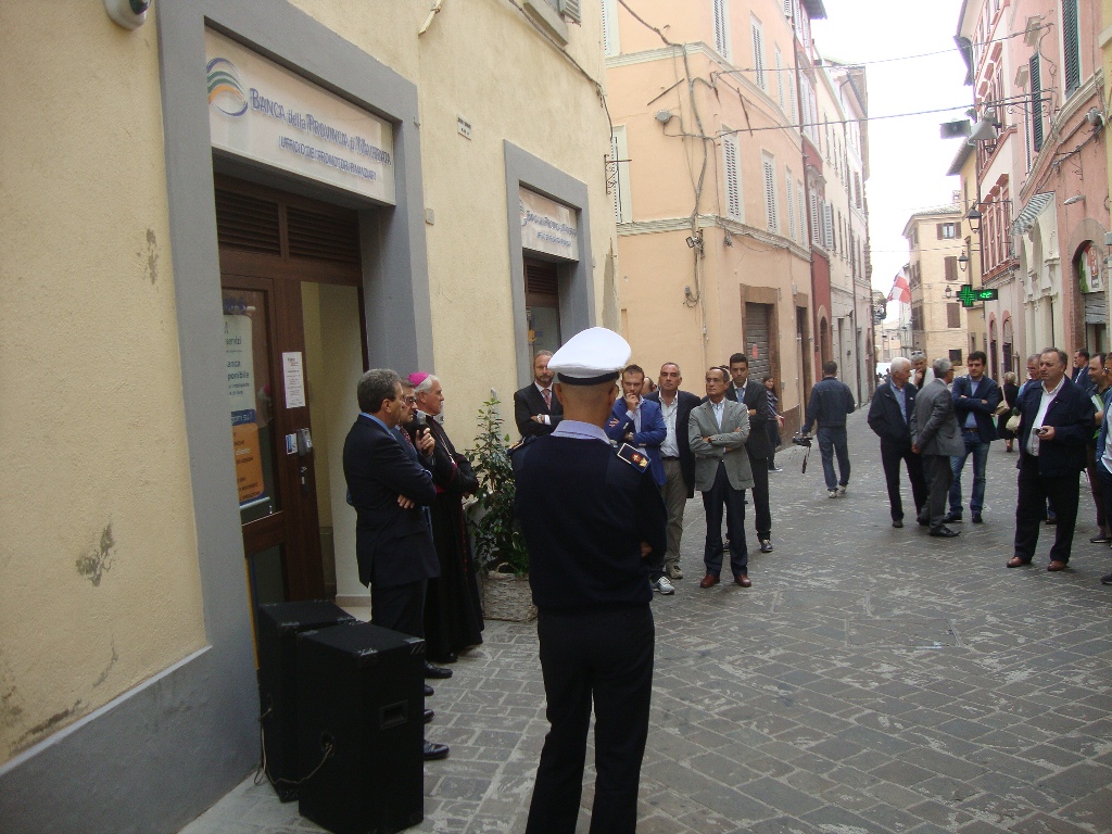 Inaugurazione del nuovo BPrM Punto Servizi di Camerino | Banca Macerata 5