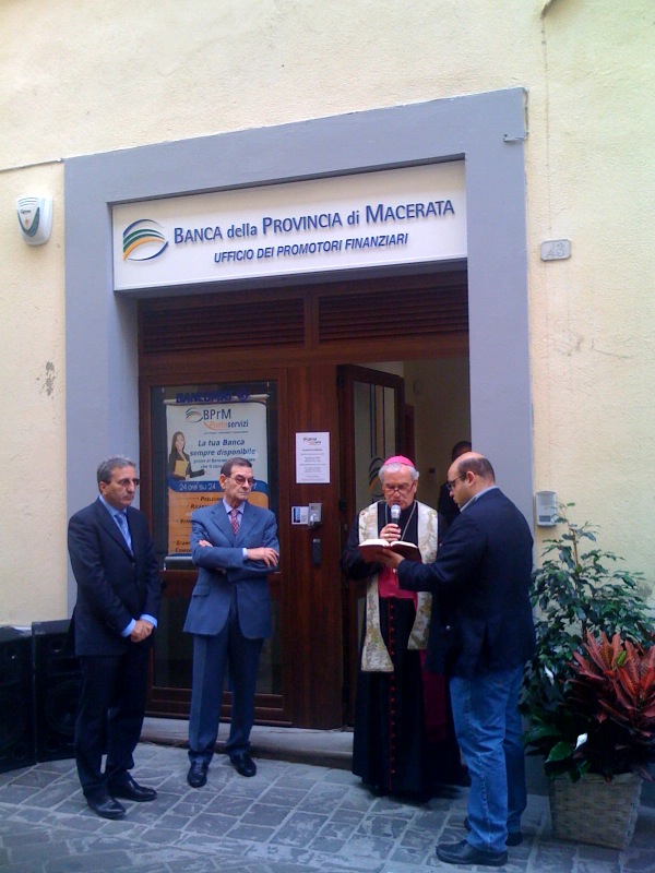 Inaugurazione del nuovo BPrM Punto Servizi di Camerino | Banca Macerata 6