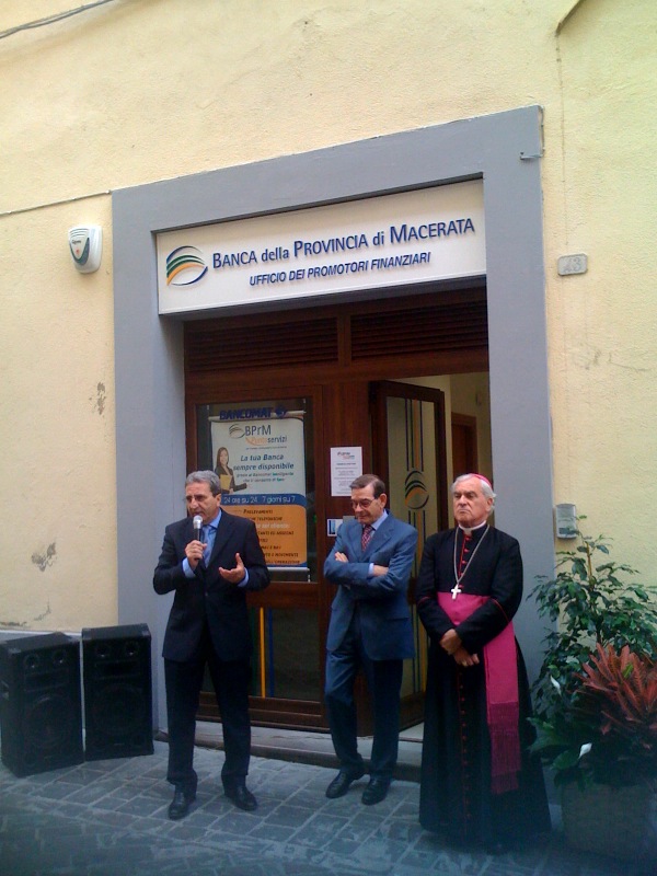 Inaugurazione del nuovo BPrM Punto Servizi di Camerino | Banca Macerata 7